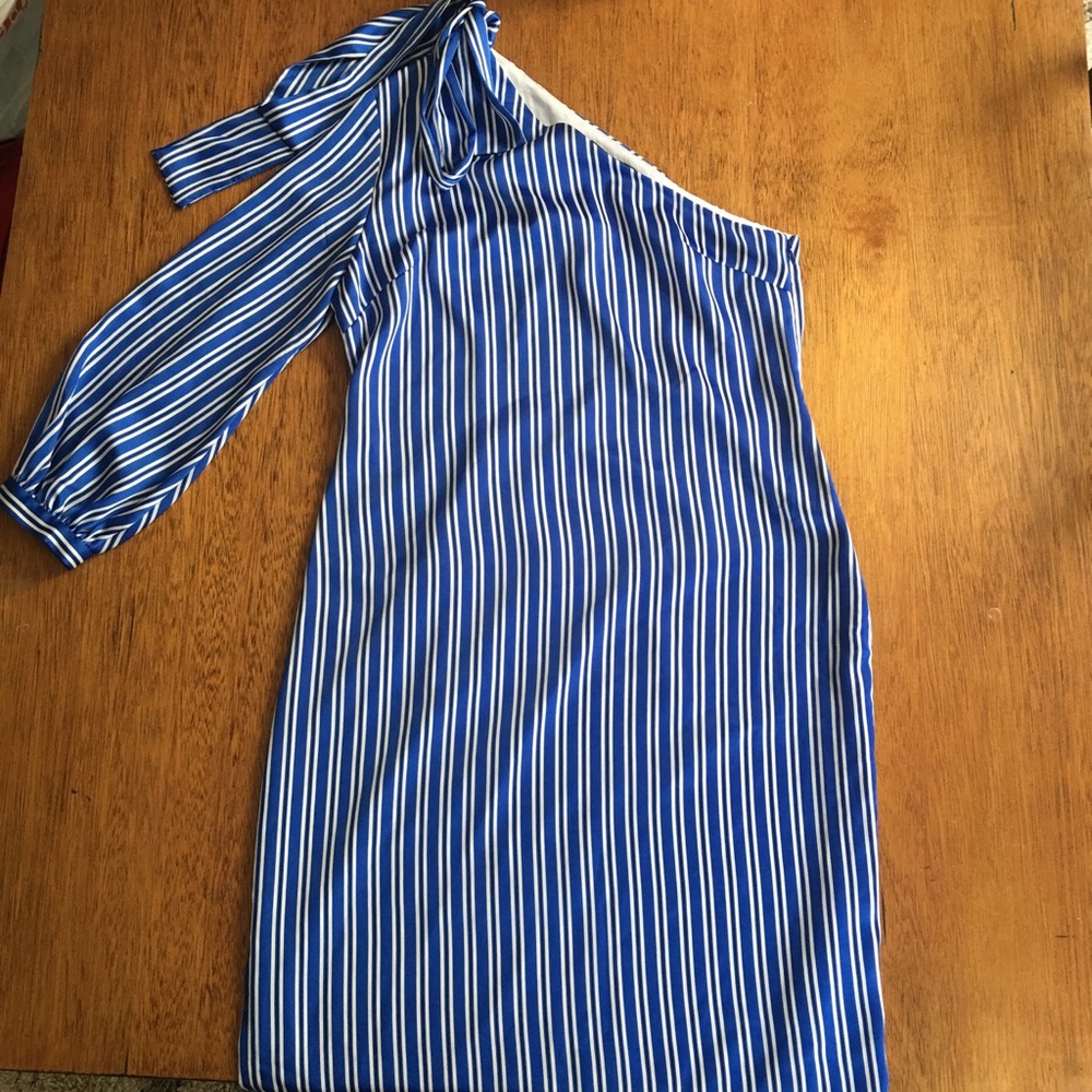 Banana Republic one sleeve dress